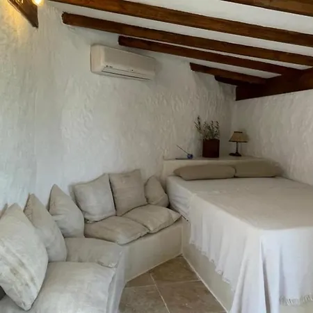 Arunurla Ala House Dom wakacyjny *