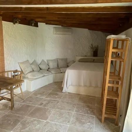 Arunurla Ala House * Urla